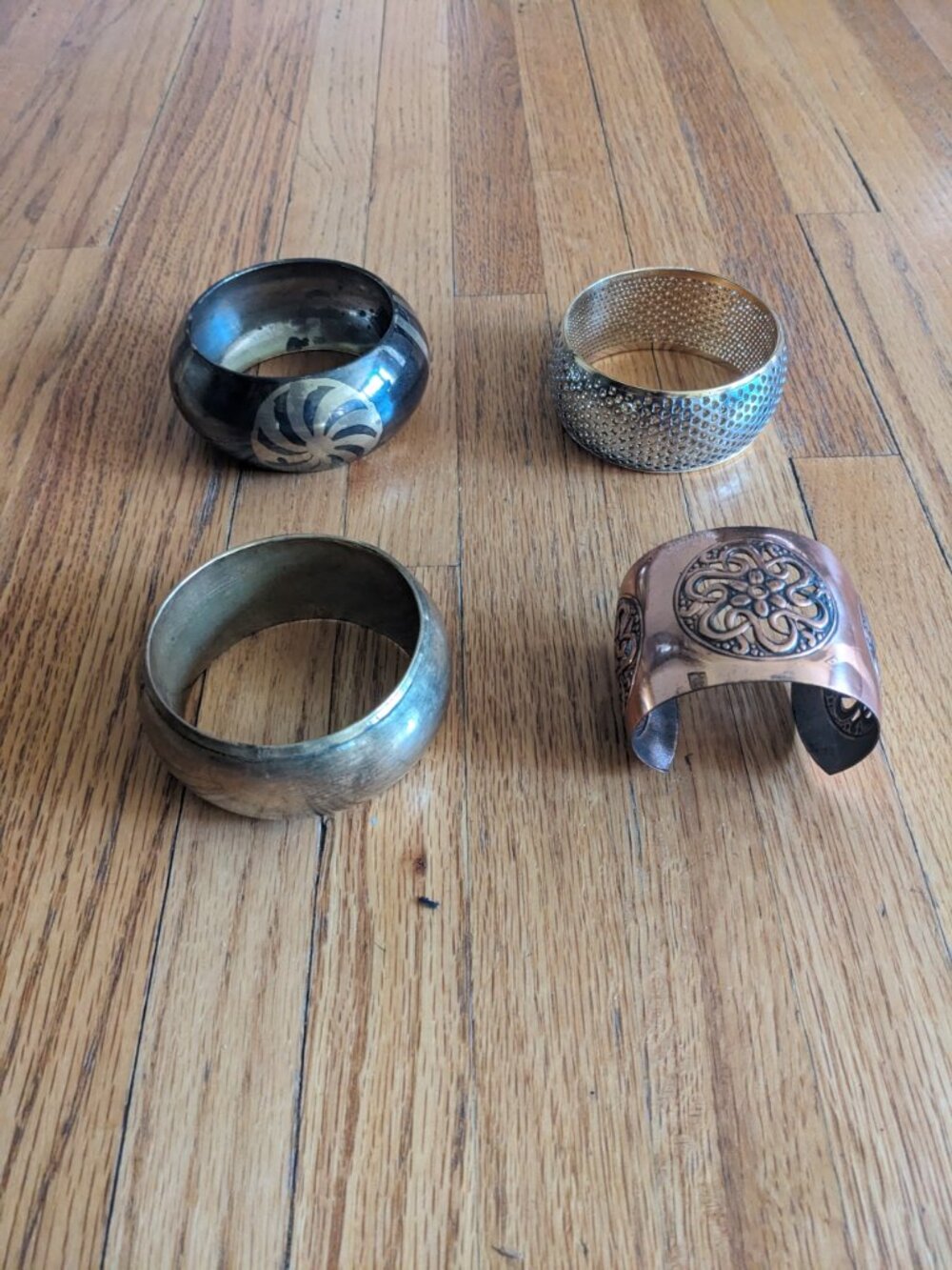Vintage set 4 metal bracelets